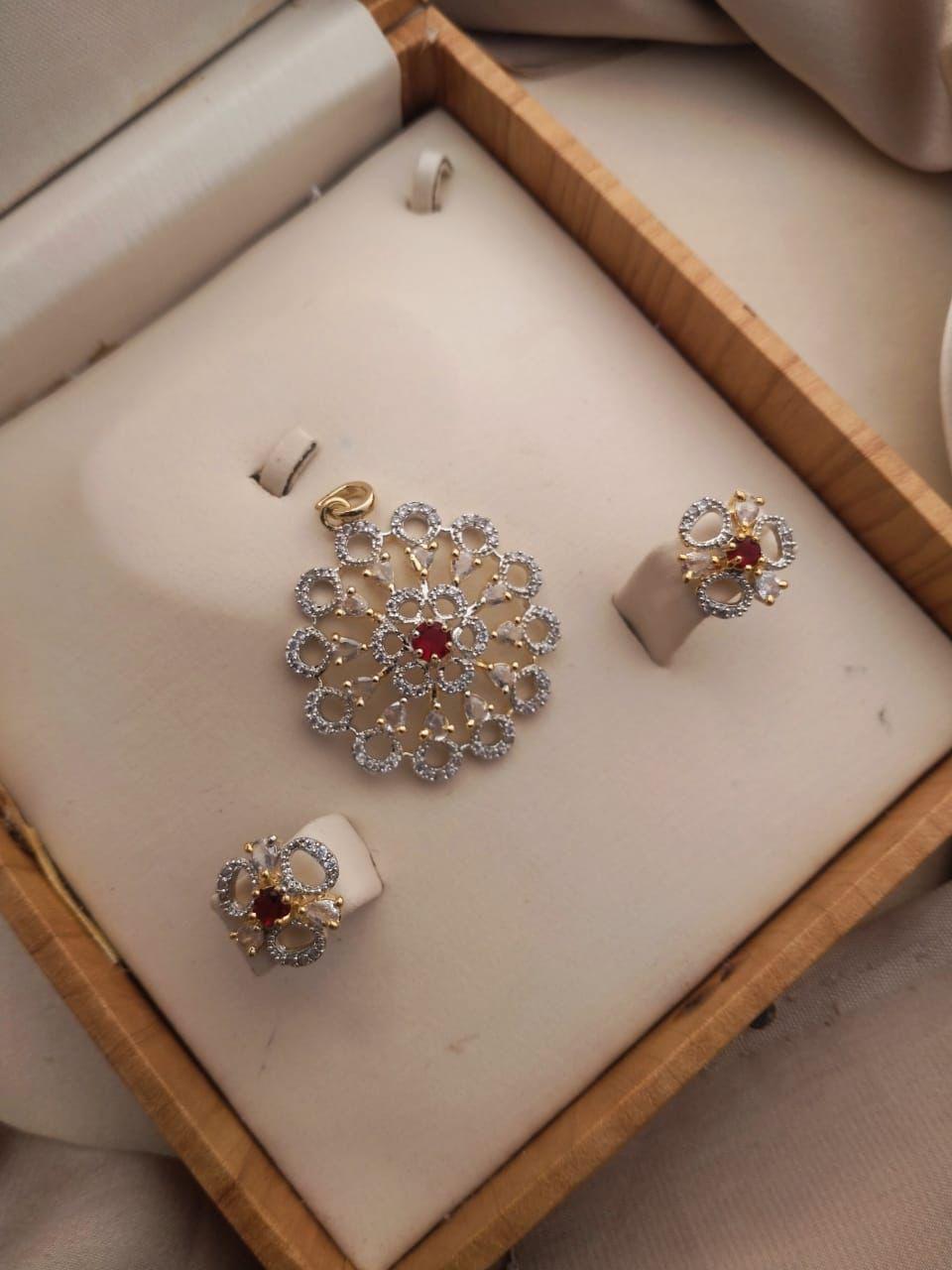 Three piece flower set