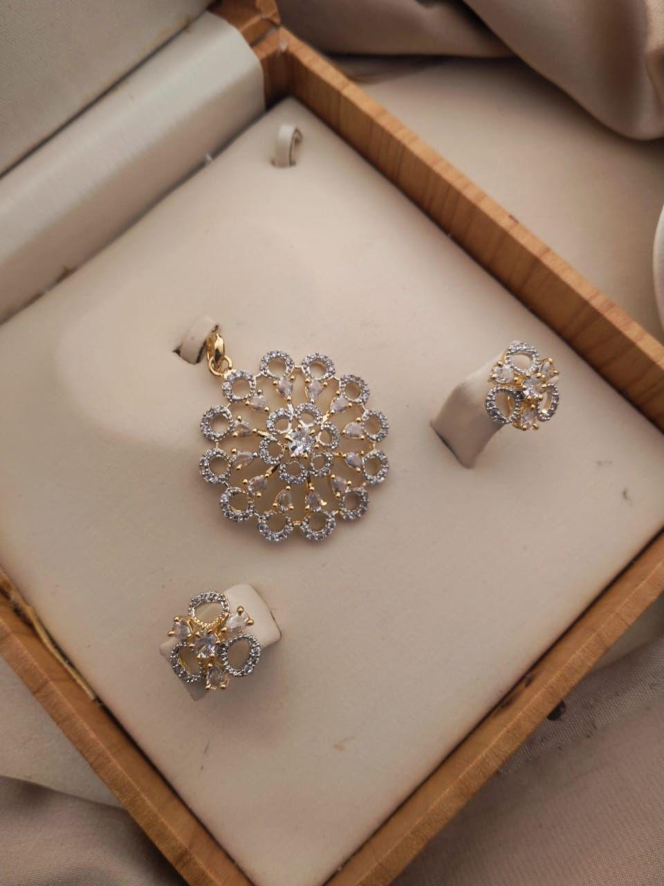 Three piece flower set