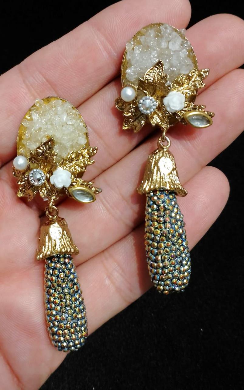 Flower drop earrings