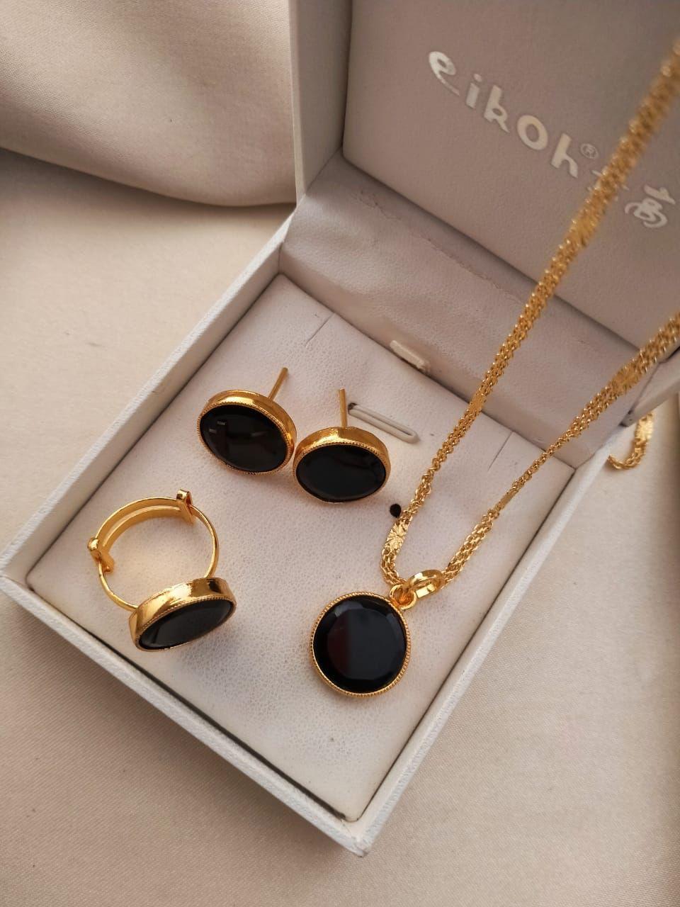 Set with ring