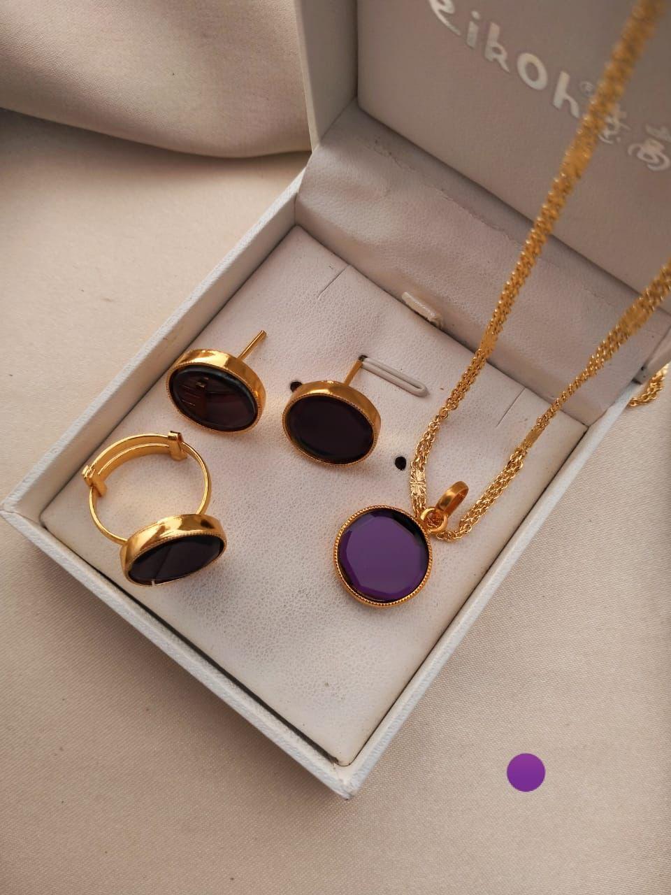 Set with ring