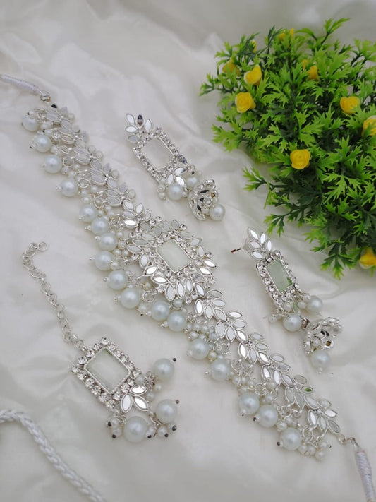 Chokar Neckles with Bunda Tikka