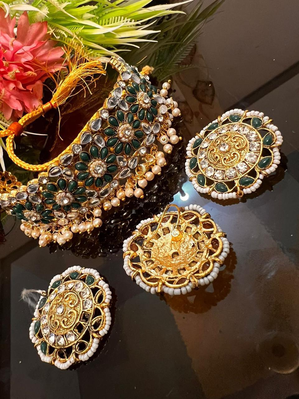 Kundan Chokar Set
