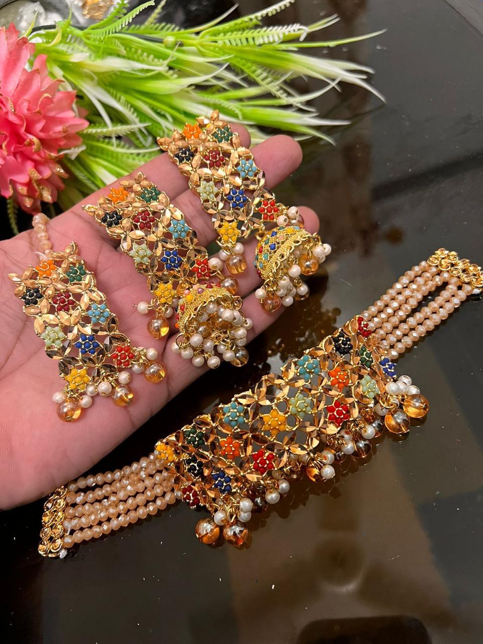 Stones Choker Set