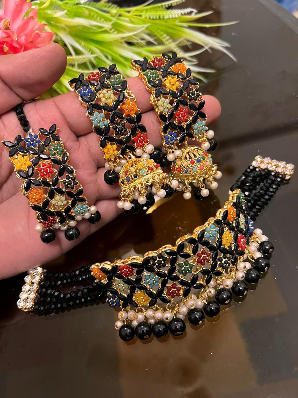 Stones Choker Set
