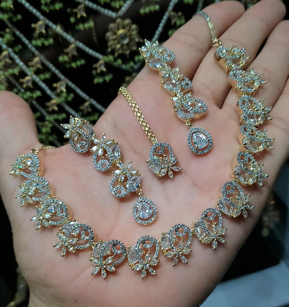 Flower Stone Necklace Set