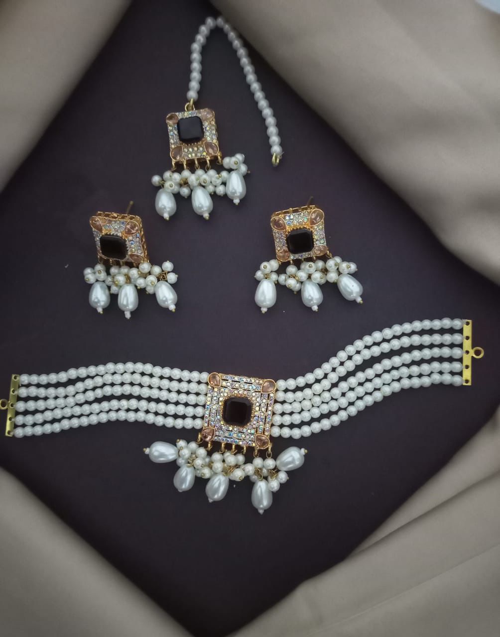 Four Piece Chokar Set
