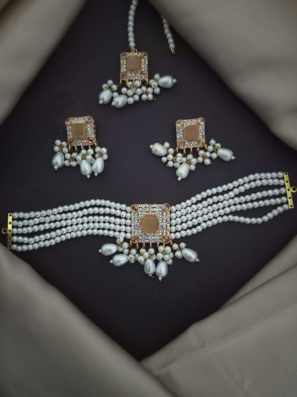 Four Piece Chokar Set