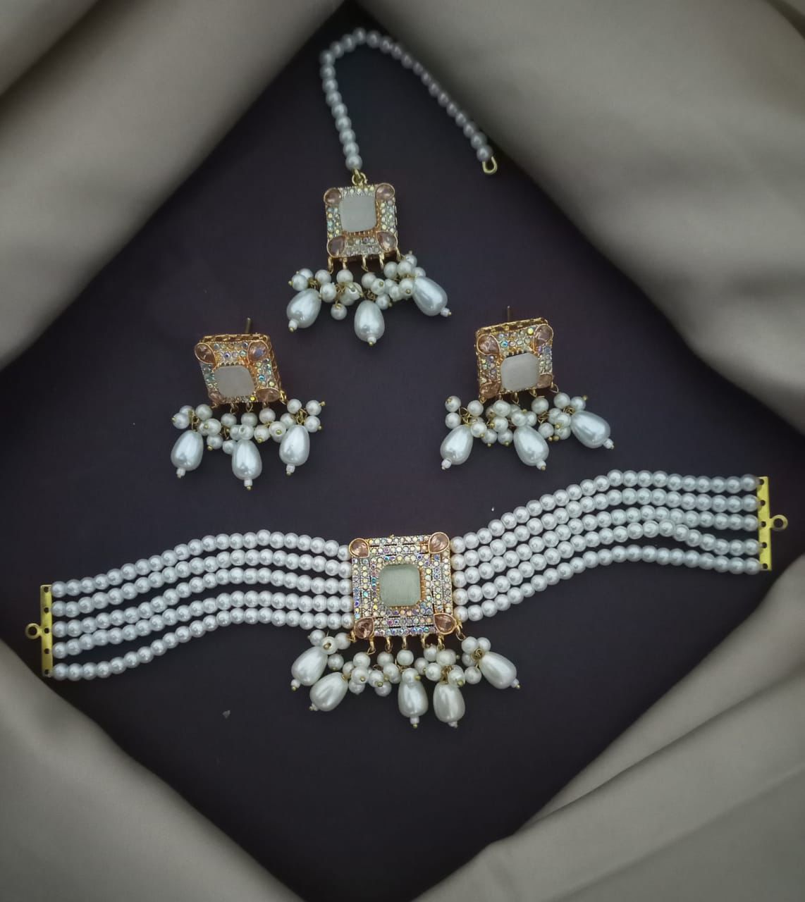 Four Piece Chokar Set