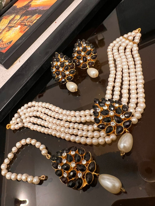 Pearl Chokar Set