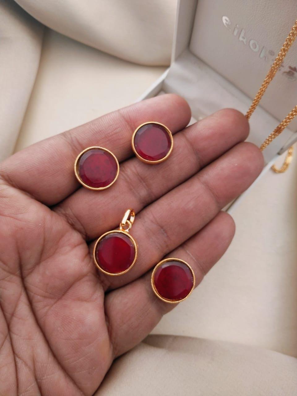 Set with ring