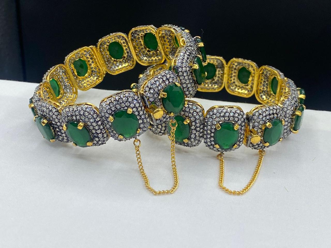 Jaraoo Ganga Openable Gold-Plated Bangles