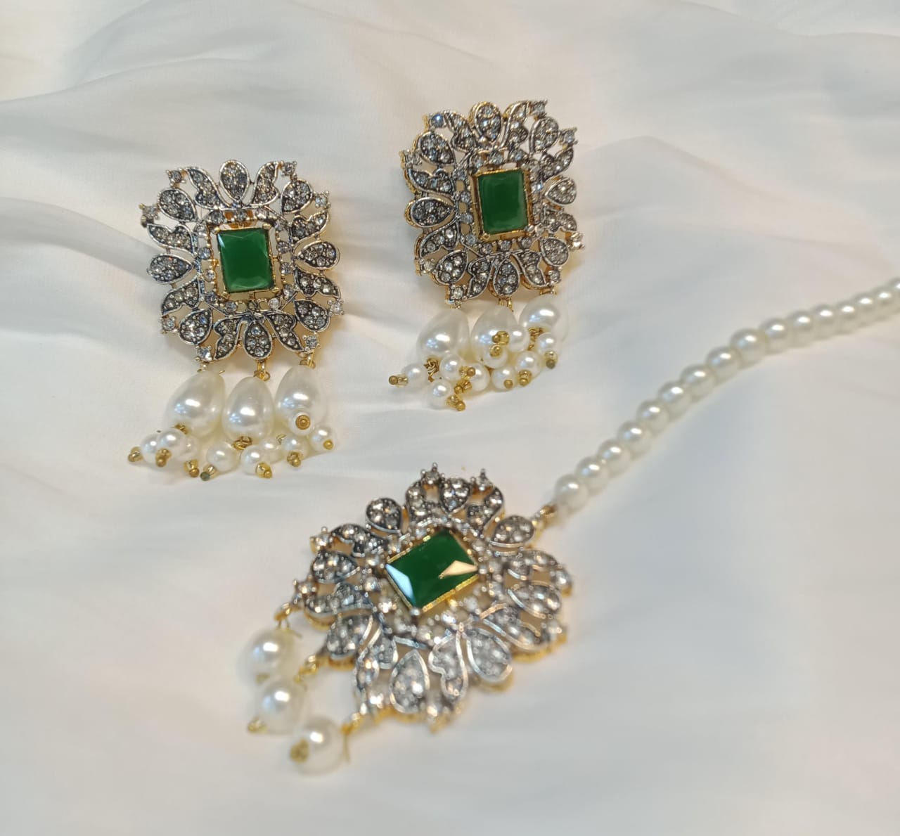 Partywear Pendant Set