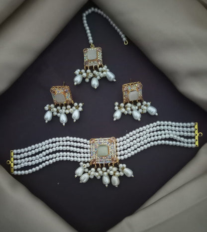 Four Piece Chokar Set