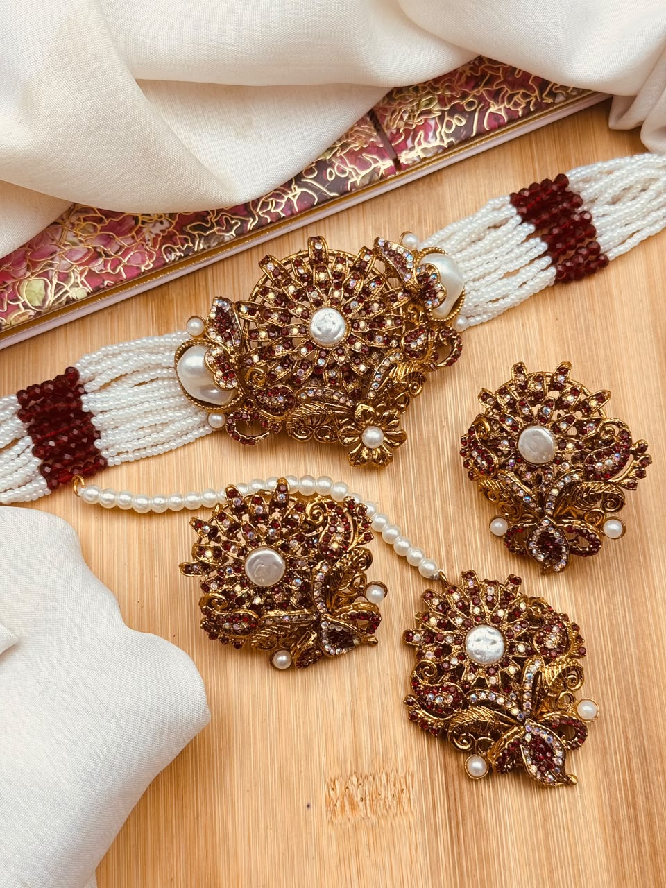 Noor choker set