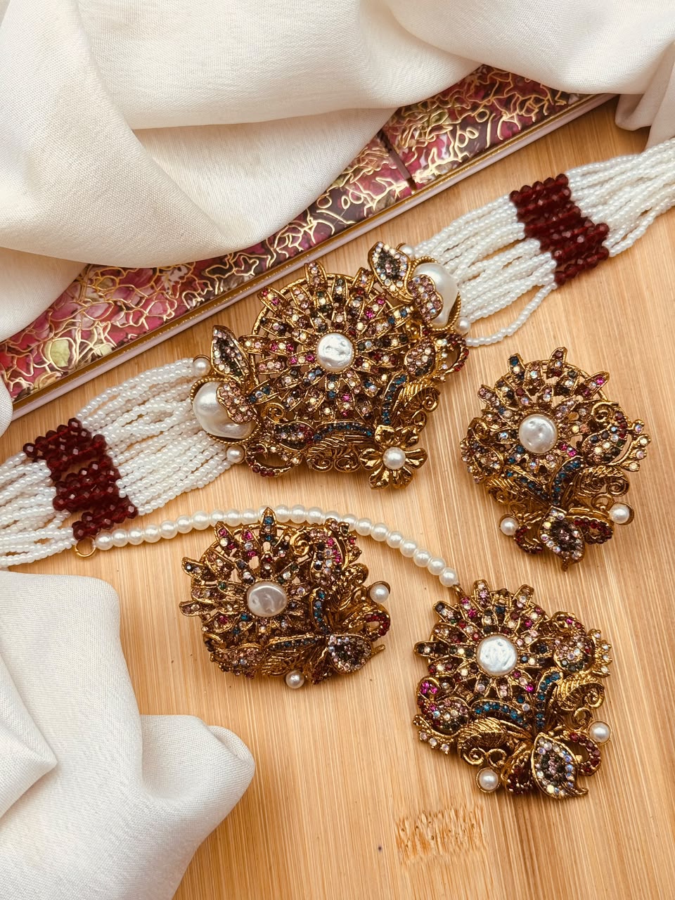 Noor choker set