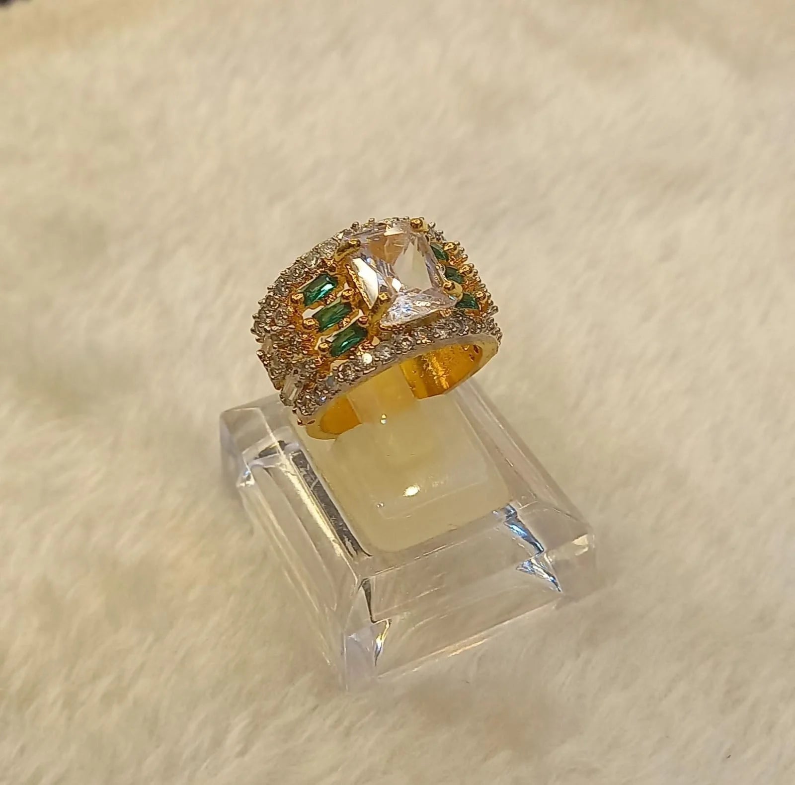 Royal gem ring